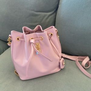 Samantha Thavasa bucket bag